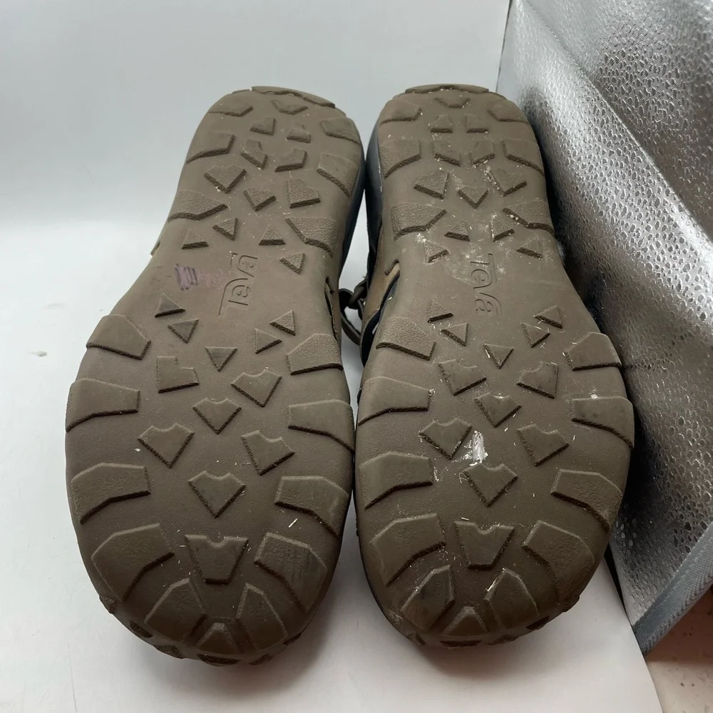 Teva Flintwood men’a brown hiking sandals size 8